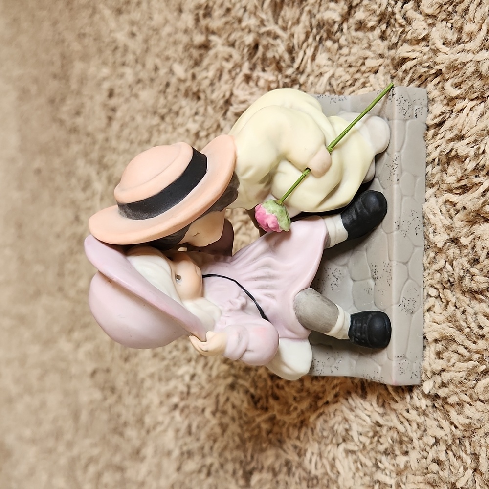 Kim Anderson - We May Noy Have it All Together figurine (Exclusive for Halmark)